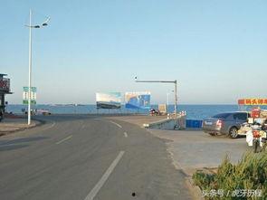 摩旅第三天晴晴路边吃瓜,路边瓜香四溢，共享美好时光