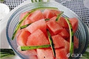 梦见死人吃瓜,揭秘梦中死人吃瓜的神秘寓意