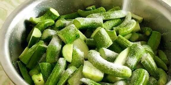 吃瓜干的好处,夏日消暑、养生两不误的神奇果干