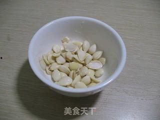 什么瓜能拌杏仁吃,杏仁拌瓜丝，美味养生两不误